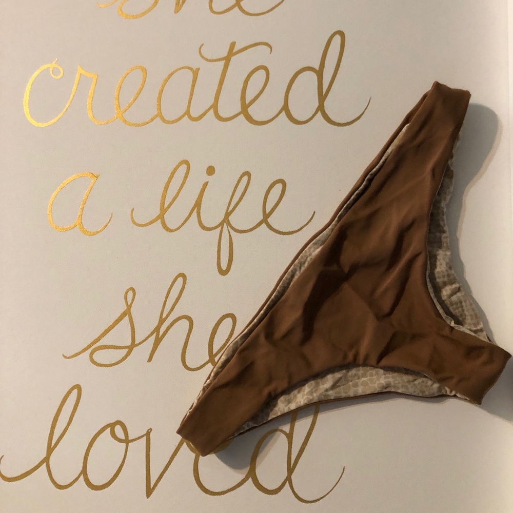 ACACIA BOTTOM- Small